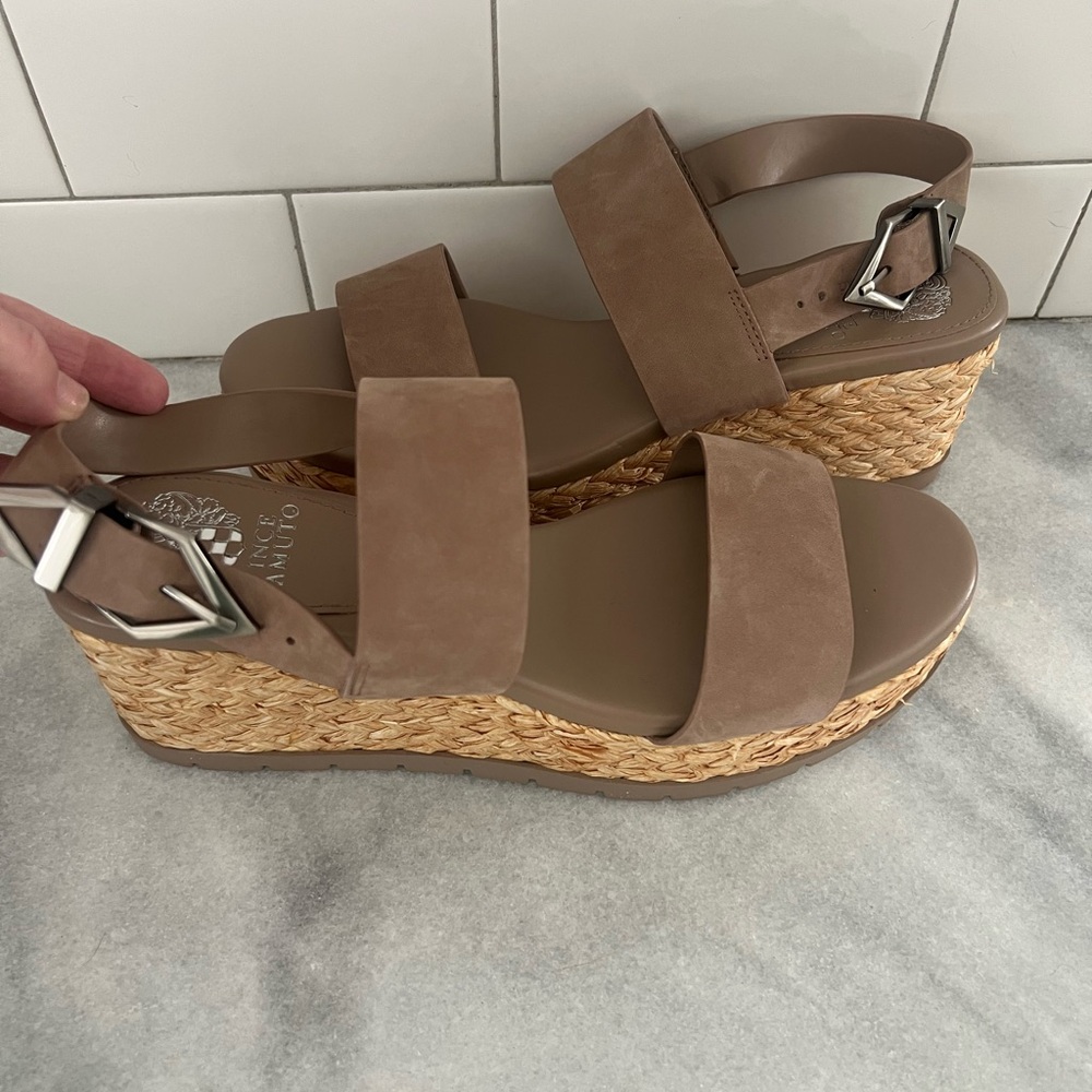 Vina Camuto Women's Tan rafia/straw Wedge Sandals